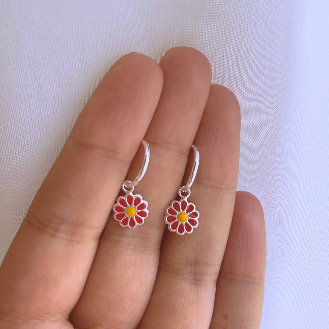 ARGOLLAS MARGARITA ESMALTADA ROJO 12 MM
