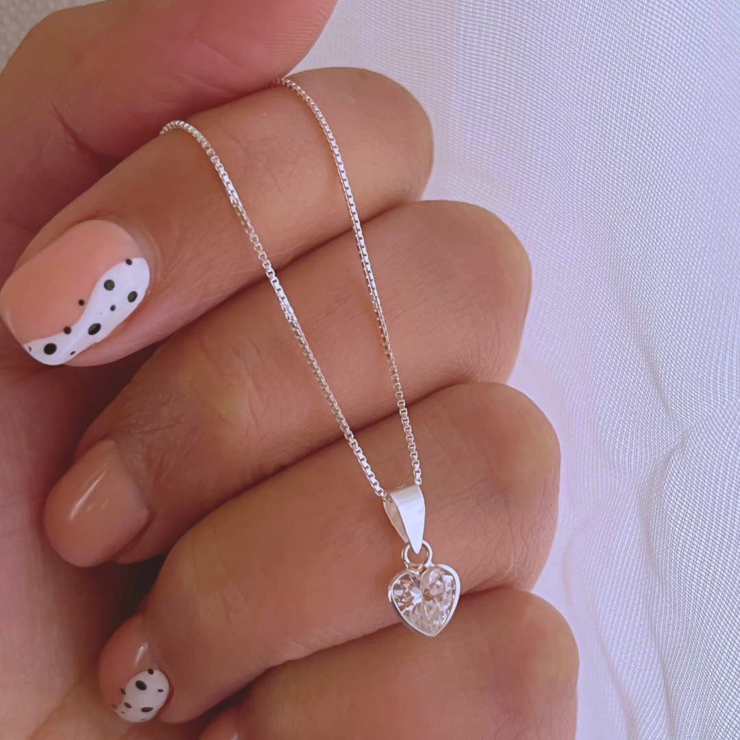 COLLAR CORAZÓN CIRCÓN