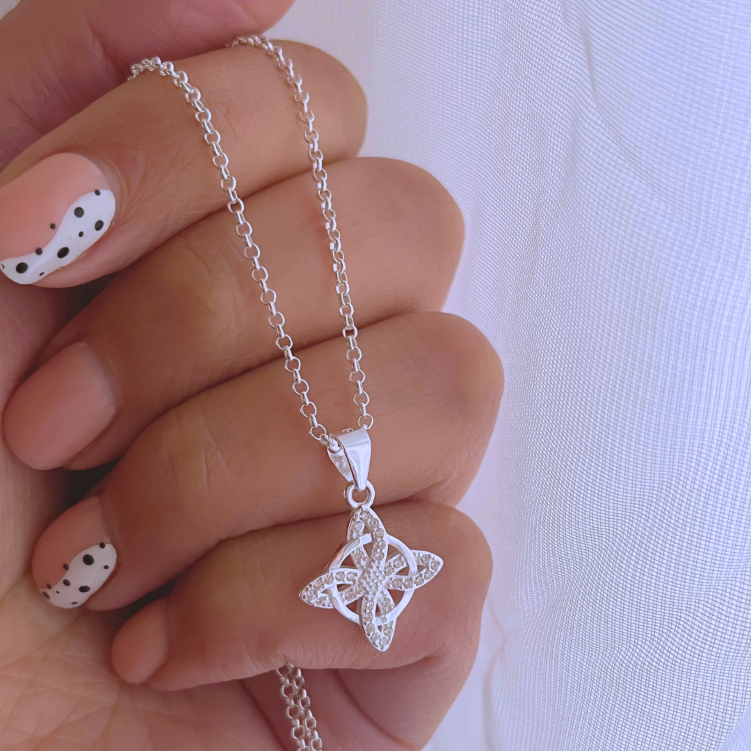 COLLAR NUDO DE BRUJA CIRCONES