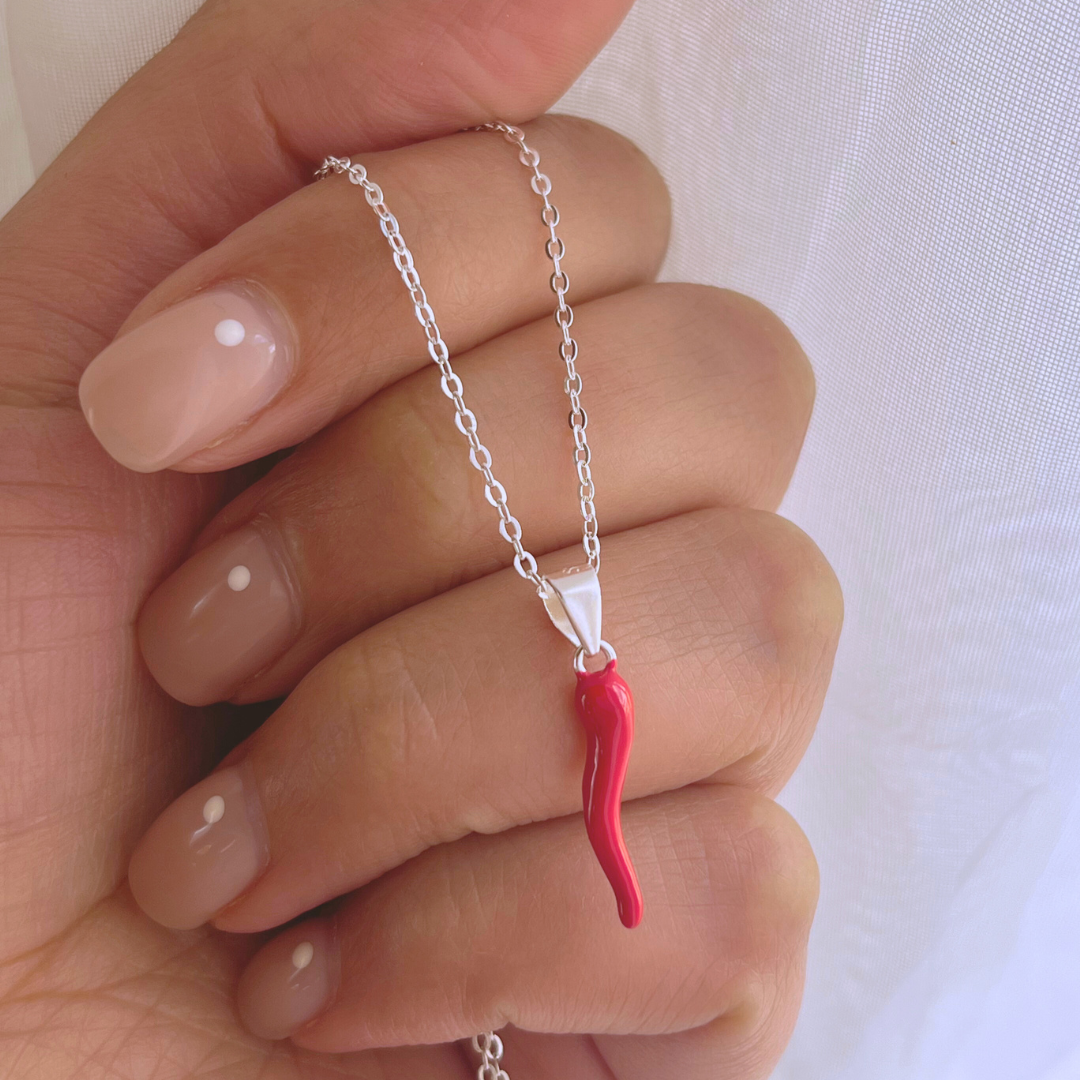 COLLAR AJÍ ROJO ESMALTADO