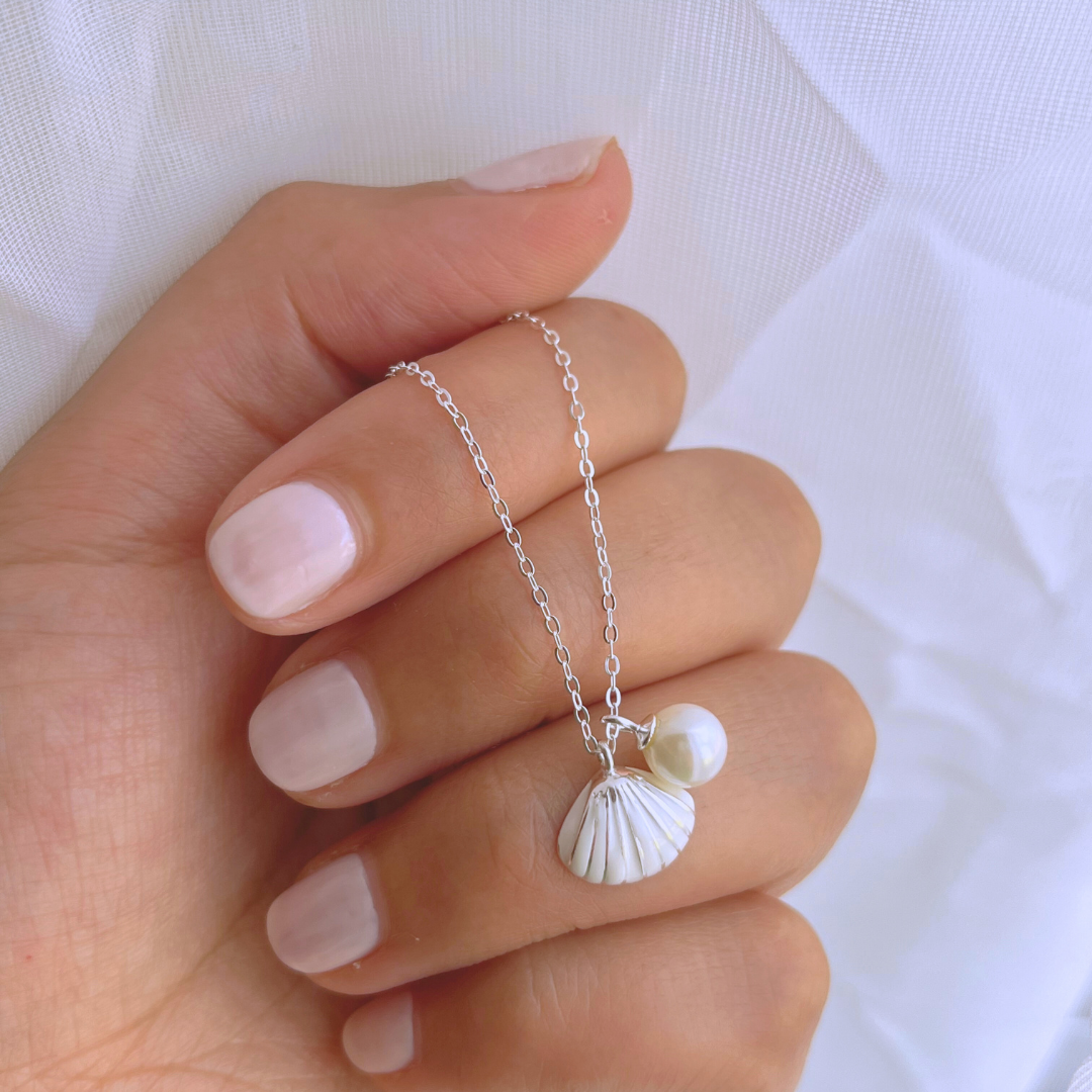 COLLAR CONCHA ESMALTADA Y PERLA