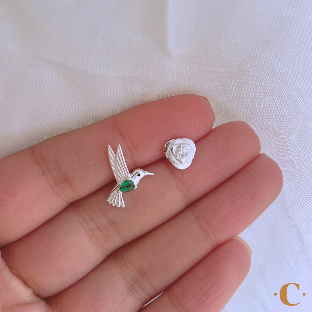 AROS DESIGUAL COLIBRÍ Y FLOR CIRCONES