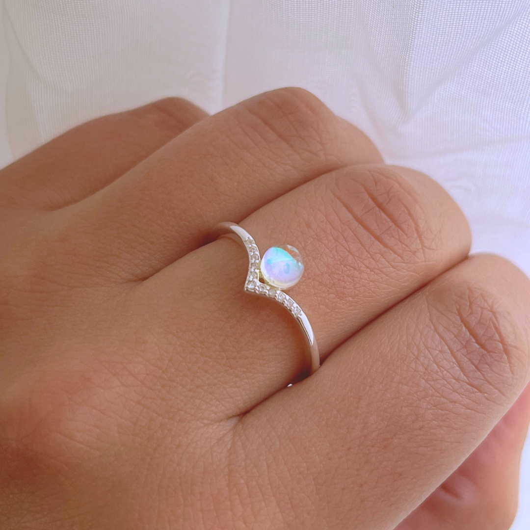 ANILLO DEL DESEO Y PIEDRA LUNA