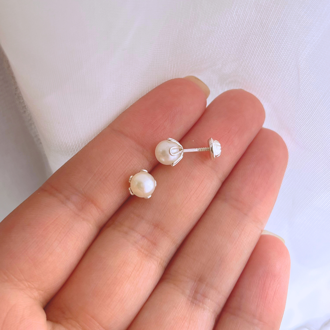 AROS CON TOPE FLOR PERLA