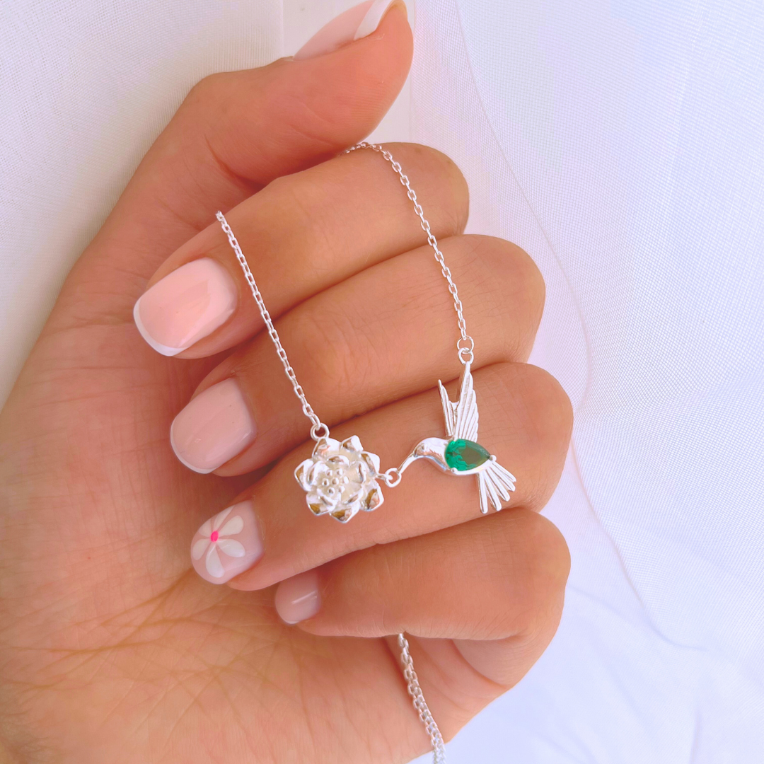COLLAR COLIBRÍ CIRCÓN ESMERALDA Y FLOR