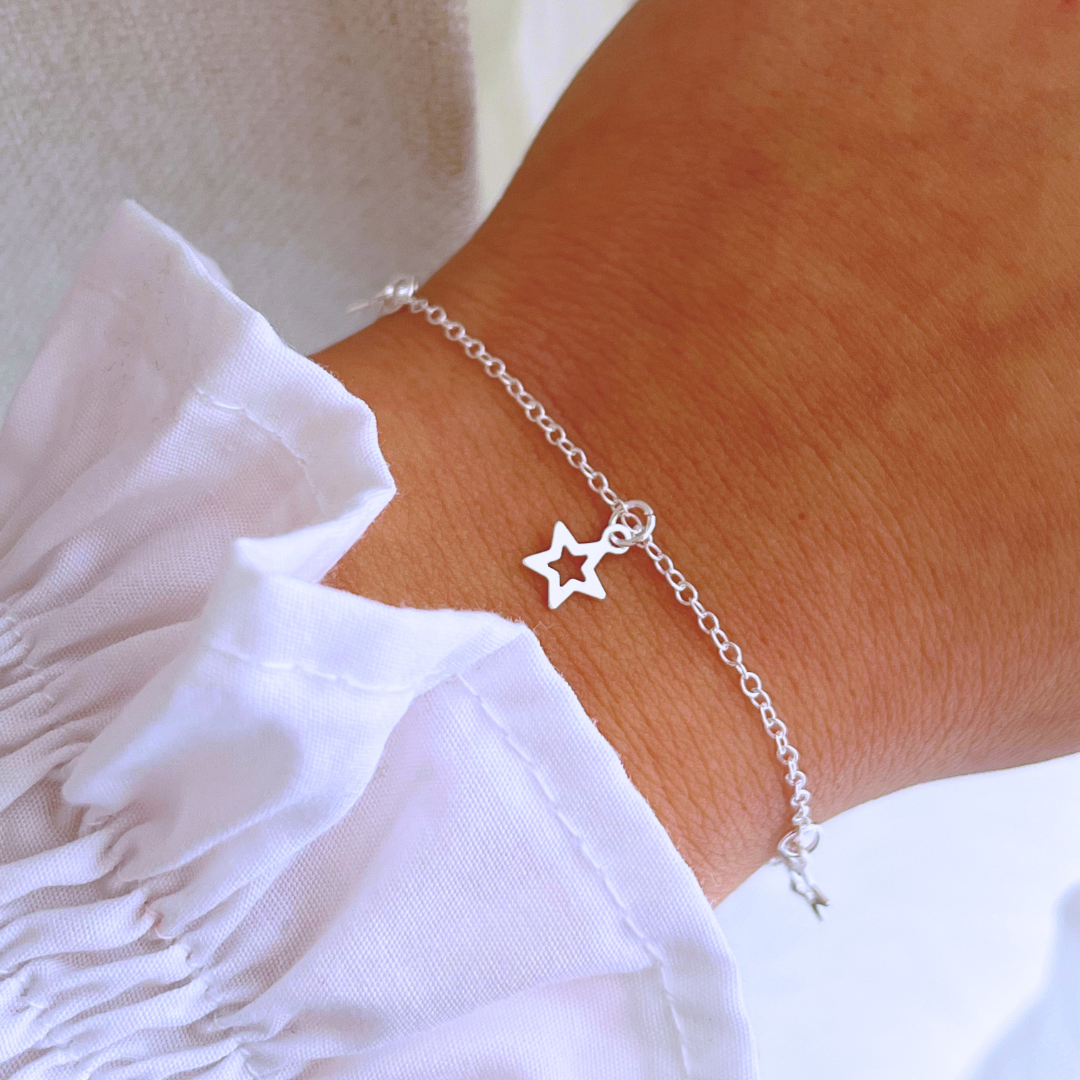 PULSERA CHICHES DE ESTRELLAS CALADAS _ 18+3 CM