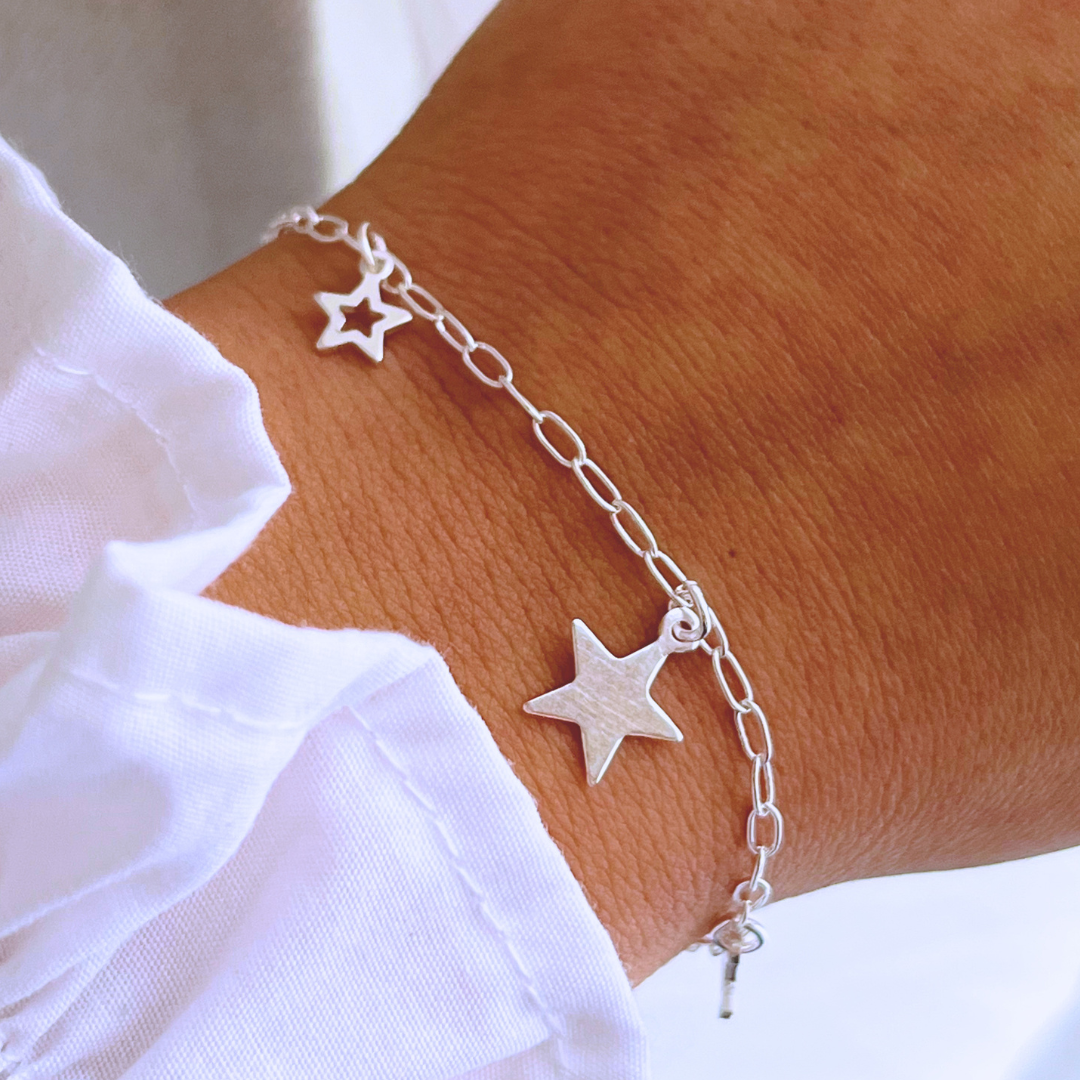 PULSERA TRADICIONAL Y CHICHES DE ESTRELLAS _ 18+3 CM