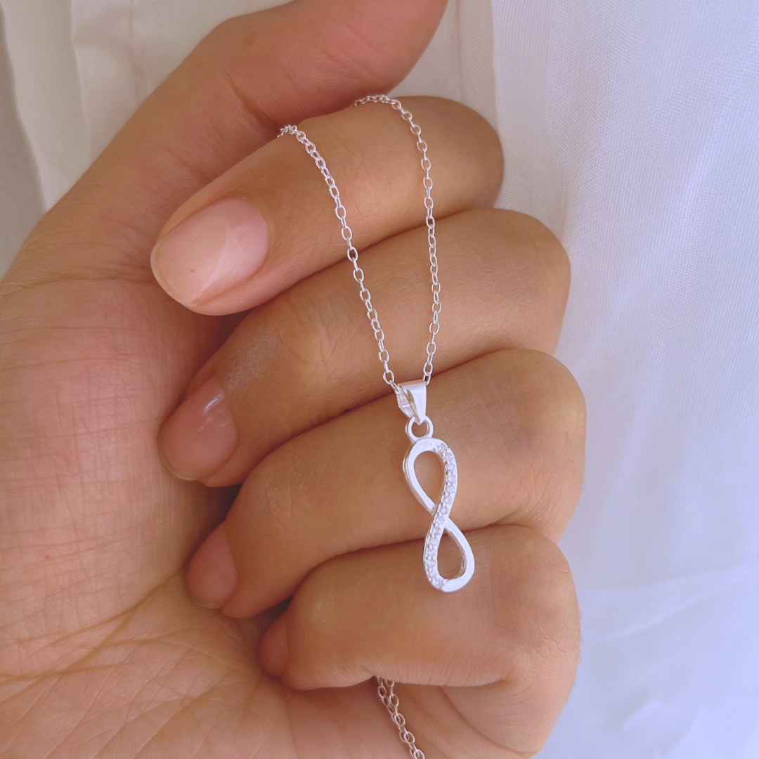 COLLAR INFINITO CIRCONES