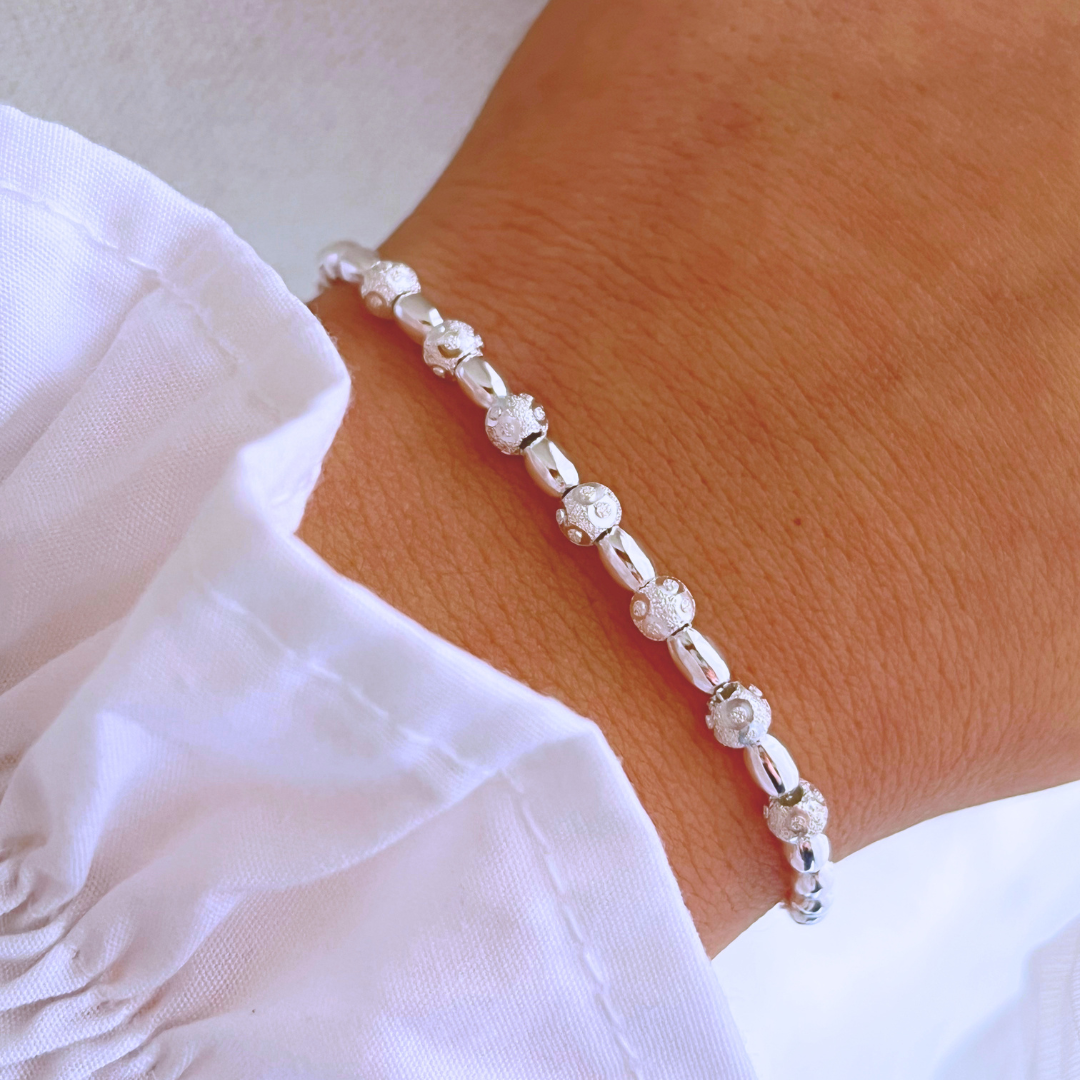 PULSERA ÓVALOS LISOS Y ESFERAS SATINADAS _ 18+2.5 CM