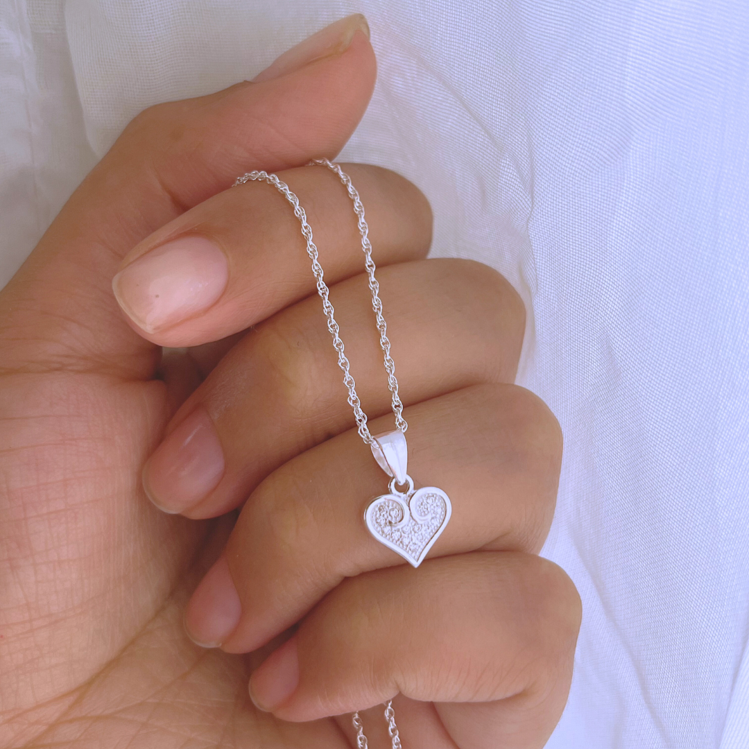 COLLAR CORAZÓN CIRCONES