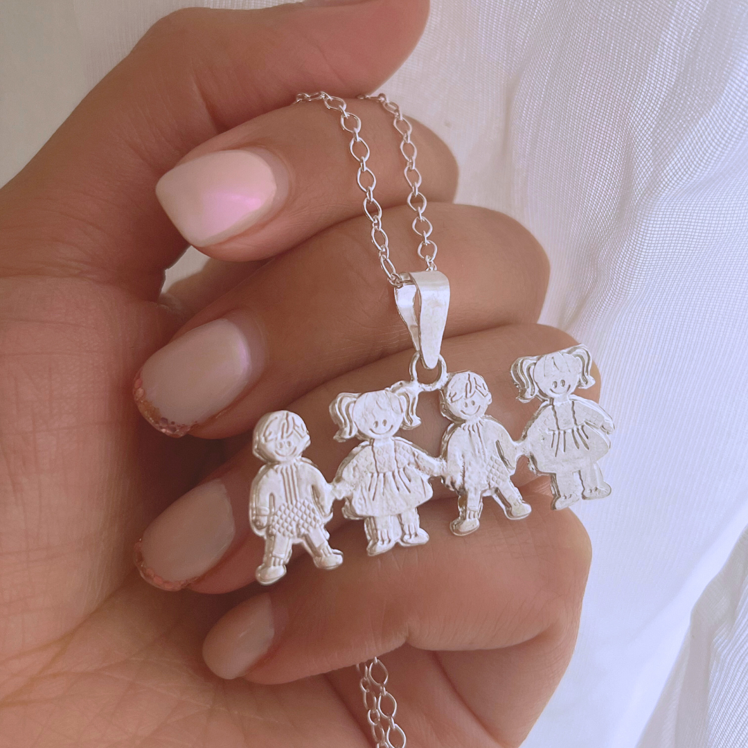 COLLAR DOS NIÑAS Y DOS NIÑOS _ 45 CM
