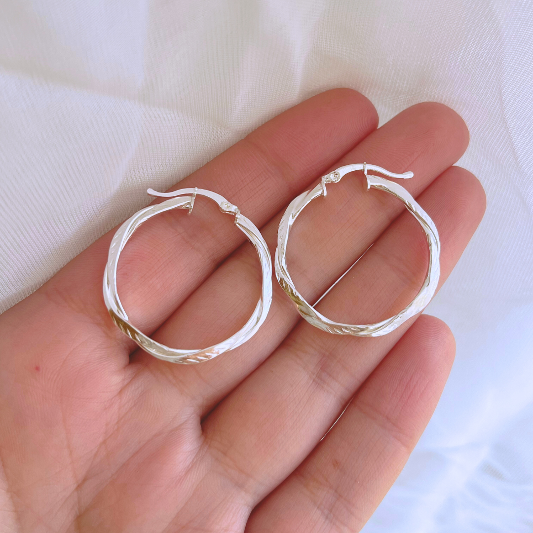 ARGOLLAS TRENZADAS TEXTURIZADAS CIERRE CRIOLLO 30 MM